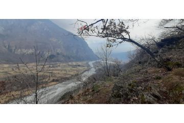 Tratto fortemente panoramico del percorso 581 tra la Frazione Parore e l'Abbazia di Novalesa (foto: M. Caparello)