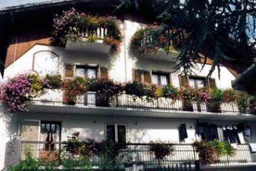 Venaus - Balconi Fioriti