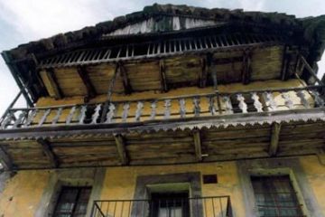 Venaus - Caratteristici Balconi in Legno